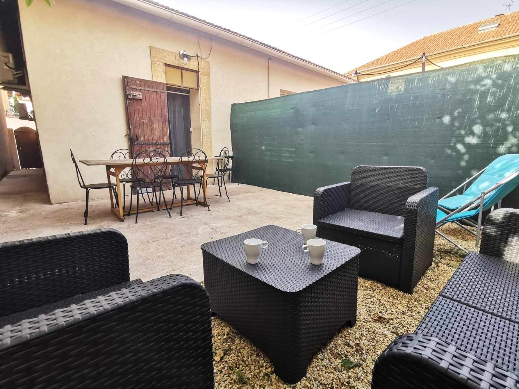 Апартаменты L'Hypercentre - Clim - Terrasse - Wifi Мирамас Экстерьер фото